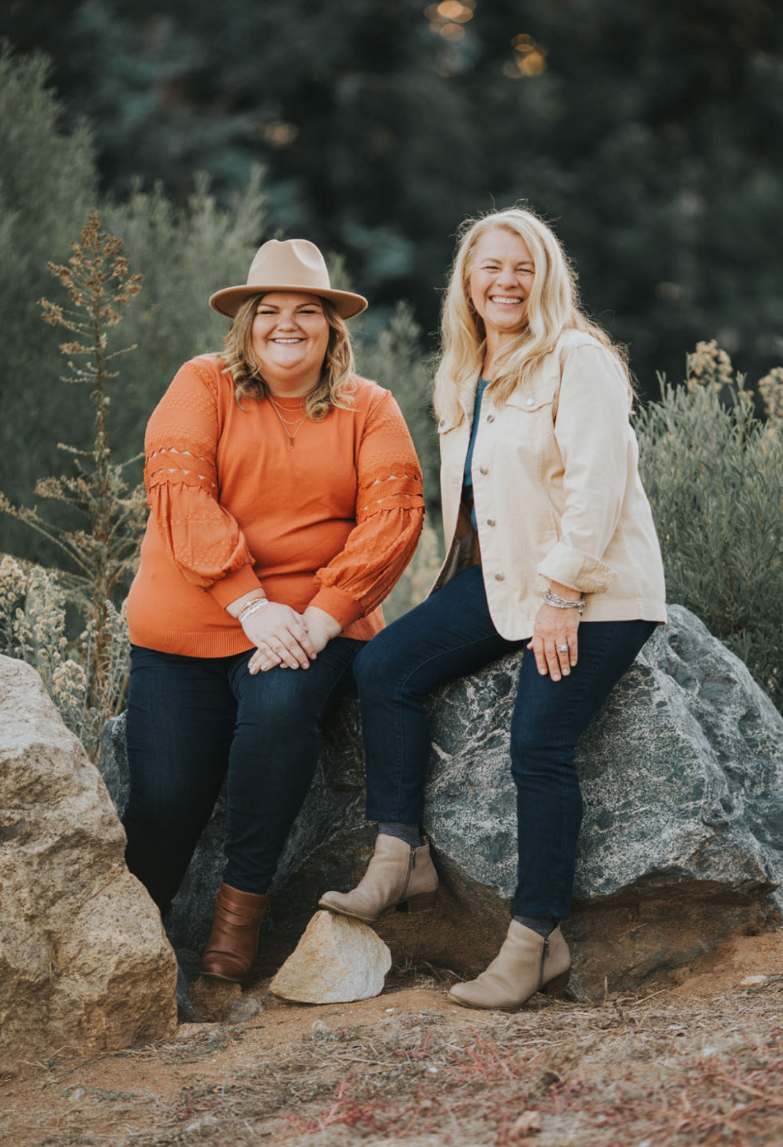 Chiropractors Angela Aberg and Ariel Weishoff, Doctors of Chiropractic at Escondido Hills, California Chiropractic Clinic