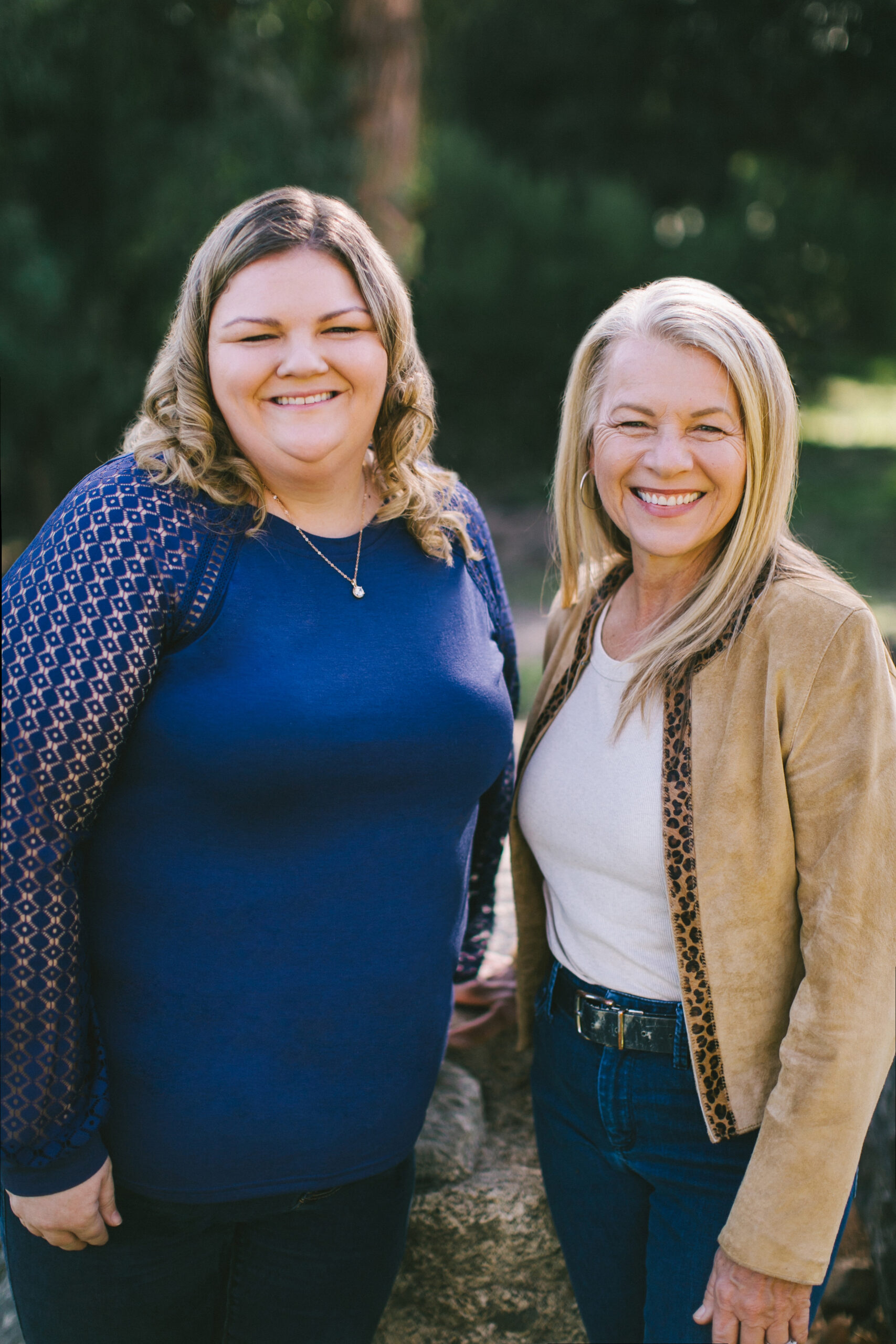 Chiropractors Angela Aberg and Ariel Weishoff, Doctors of Chiropractic at Escondido Hills, California Chiropractic Clinic